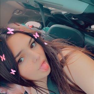 Meet your Posher, Evi